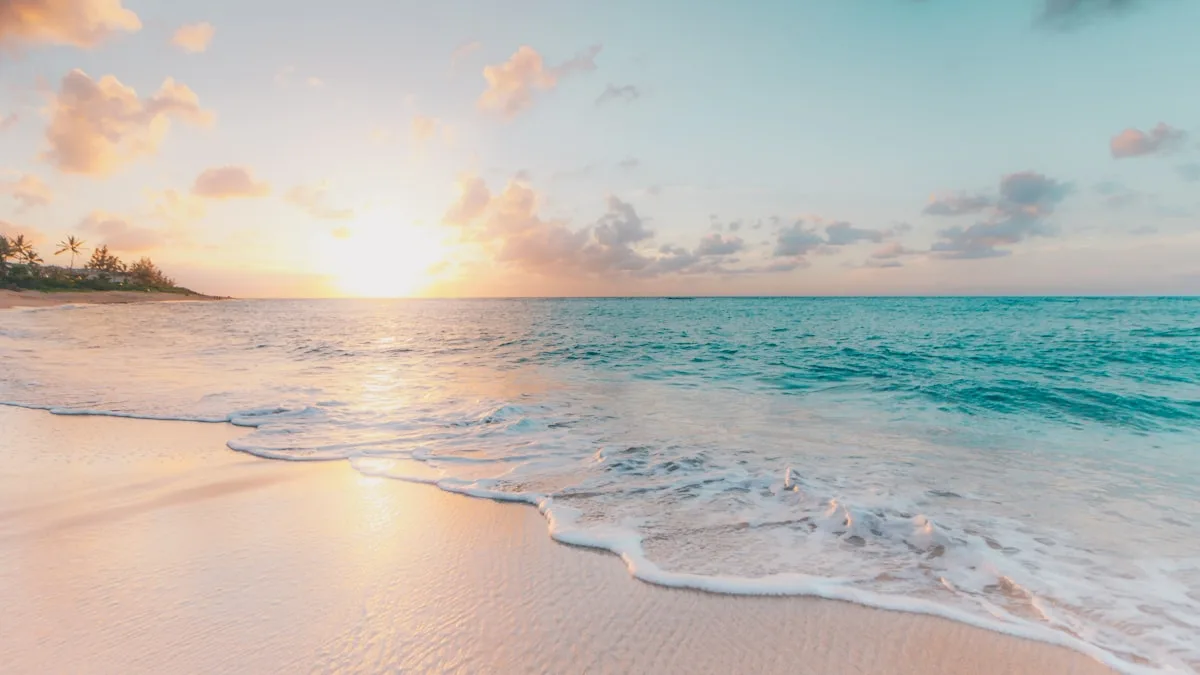 Praia com água cristalina do Ceará — Foto: Unsplash