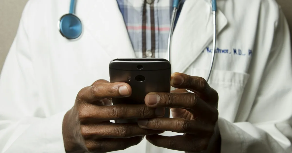 Atendimento de urgência em unidade de saúde - equipe médica qualificada — Foto: Unsplash