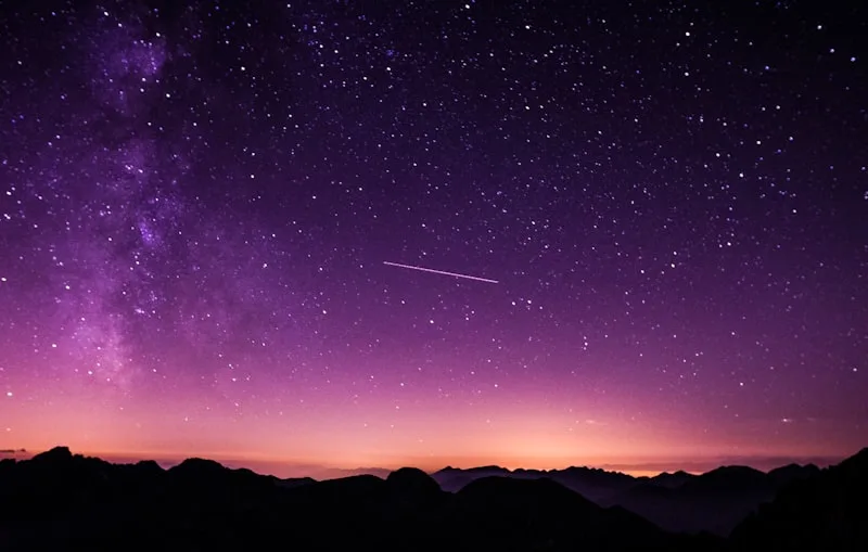 Chuva de Meteoros: espetáculo astronômico no céu noturno — Foto: Unsplash